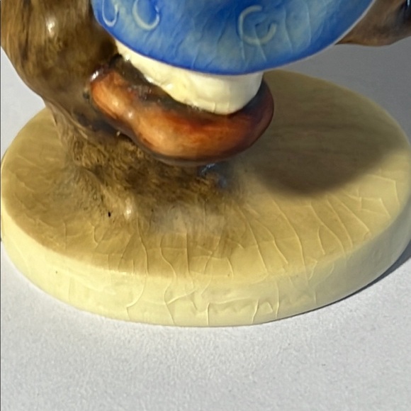 3.5” Apple Tree Girl Goebel Hummel. GH114 - Picture 7 of 8